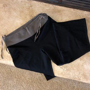 Cute exercise workout capri pants NWOT